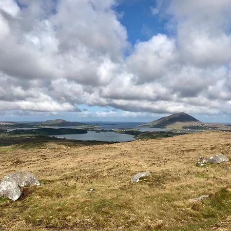 Red Deer Cosy Apartment In Letterfrack Connemara Экстерьер фото